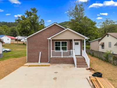 3 Bedroom/2 Bath  New Construction in Historic Rogersville, TN! - image 1