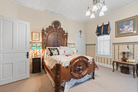 125-Year-Old Victorian Gem for Sale in Hubbard Texas - image 19