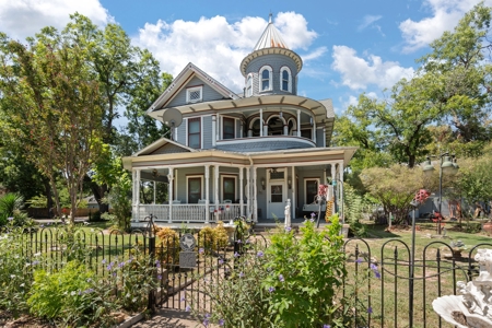 125-Year-Old Victorian Gem for Sale in Hubbard Texas - image 27
