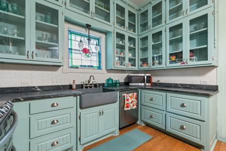125-Year-Old Victorian Gem for Sale in Hubbard Texas - image 15