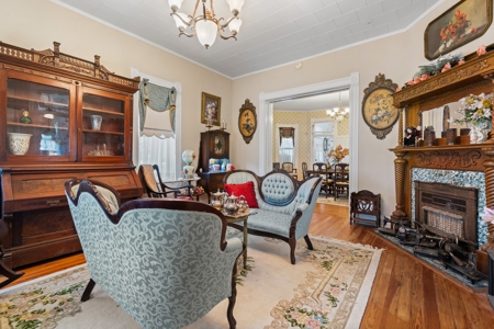 125-Year-Old Victorian Gem for Sale in Hubbard Texas - image 4