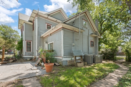 125-Year-Old Victorian Gem for Sale in Hubbard Texas - image 40
