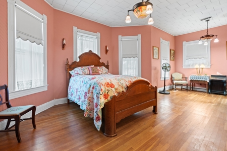125-Year-Old Victorian Gem for Sale in Hubbard Texas - image 24