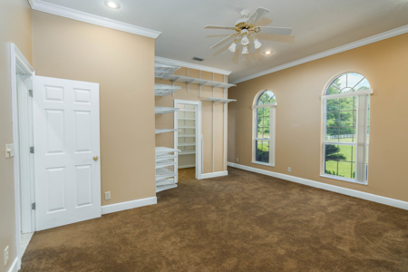 Beautiful Private Estate With Pond - image 22