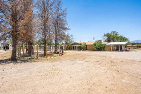 Spacious Home with Shop and Acreage for Sale in Mesilla Park, NM - image 41