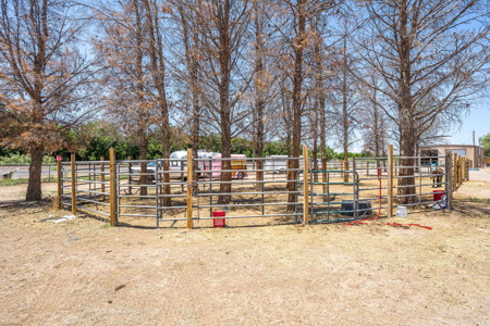 Spacious Home with Shop and Acreage for Sale in Mesilla Park, NM - image 36
