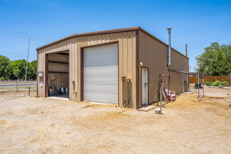 Spacious Home with Shop and Acreage for Sale in Mesilla Park, NM - image 38