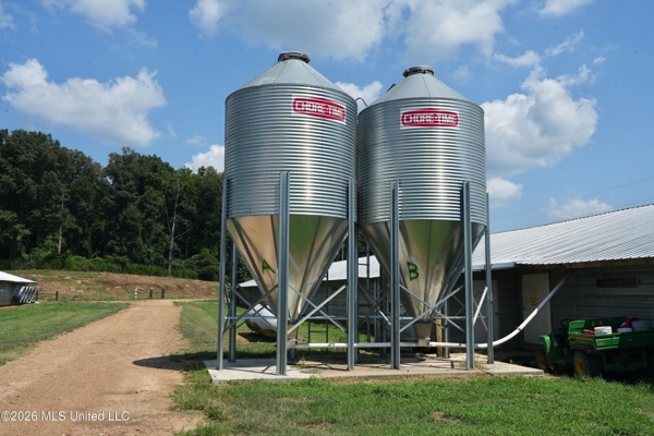 6-House Poultry Farm for Sale in Lena, MS