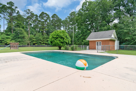 SC Colonial Revival Estate With Acreage - image 8
