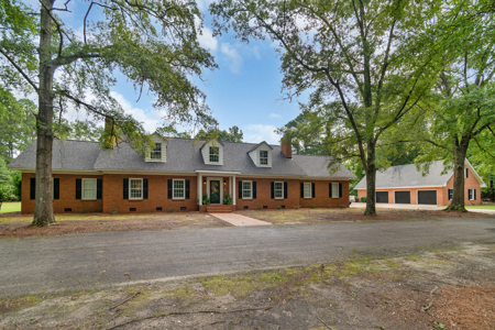 SC Colonial Revival Estate With Acreage - image 2