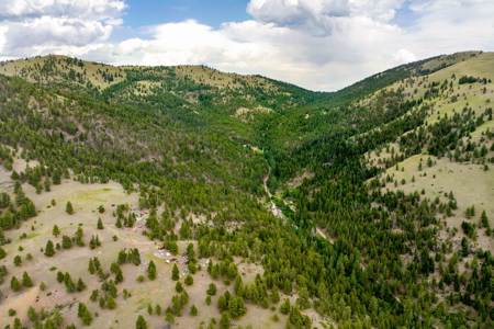 Hunting and Fishing Property in Central Montana - image 2
