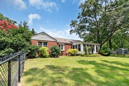 Cheraw Brick Ranch on 1.8 Acres Near State Park - image 3
