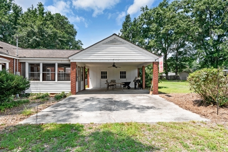 Cheraw Brick Ranch on 1.8 Acres Near State Park - image 8