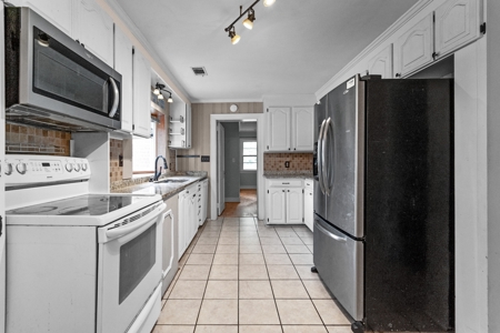 Cheraw Brick Ranch on 1.8 Acres Near State Park - image 24