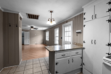 Cheraw Brick Ranch on 1.8 Acres Near State Park - image 32