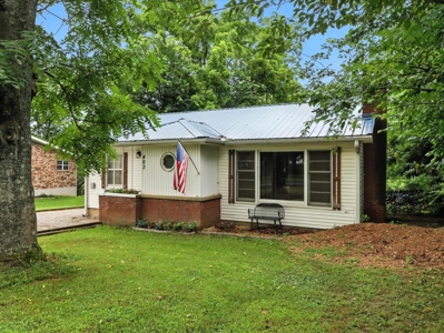 Charming 2-Bedroom Home on .55 Acres In-Town Lot! - image 2