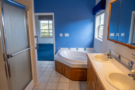 Large Mountain Home for Sale in Westcliffe, Colorado - image 14