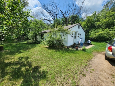 Versatile Country Storage with Rental Income Opportunity – Waupac - image 10
