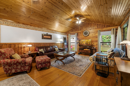 Little Red River Riverfront Cabin For Sale near Pangburn, AR - image 20