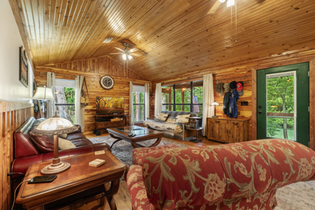 Little Red River Riverfront Cabin For Sale near Pangburn, AR - image 19