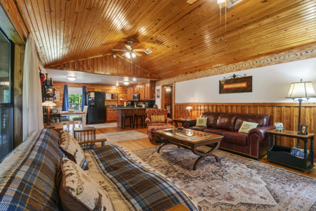 Little Red River Riverfront Cabin For Sale near Pangburn, AR - image 21