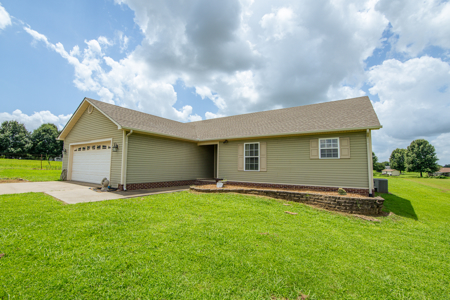 Well-Maintained Home for Sale in Newbern, TN - No City Taxes - image 1