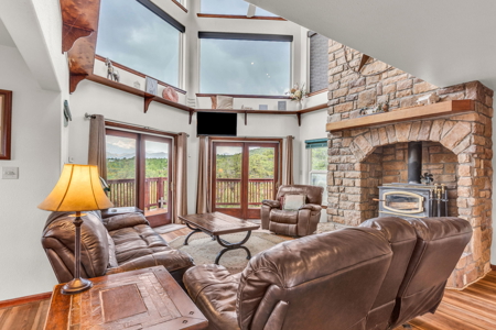 Colorado luxury Mountain home and acreage - image 13