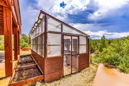 Colorado luxury Mountain home and acreage - image 33