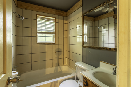 Riverfront Cabin on the Spring River in Hardy, AR For Sale - image 22