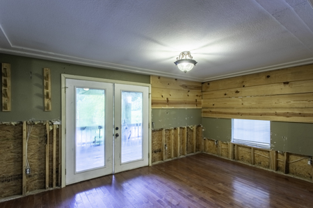 Riverfront Cabin on the Spring River in Hardy, AR For Sale - image 4