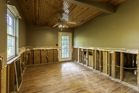 Riverfront Cabin on the Spring River in Hardy, AR For Sale - image 19