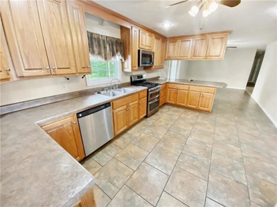 4 Bedroom 3 Bath Home w/Basement on 1.14 Ac Outside City For Sale - image 9