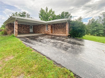 4 Bedroom 3 Bath Home w/Basement on 1.14 Ac Outside City For Sale - image 5