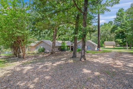 Gated Golf Course Home Holly Lake Ranch, TX Wood County Pond View - image 6