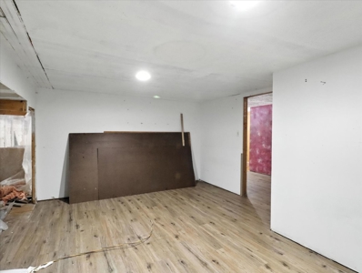 Prime Commercial Building with Loft Living on Sq in Seymour, MO - image 20