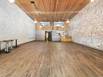 Prime Commercial Building with Loft Living on Sq in Seymour, MO - image 3