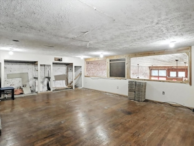 Prime Commercial Building with Loft Living on Sq in Seymour, MO - image 17