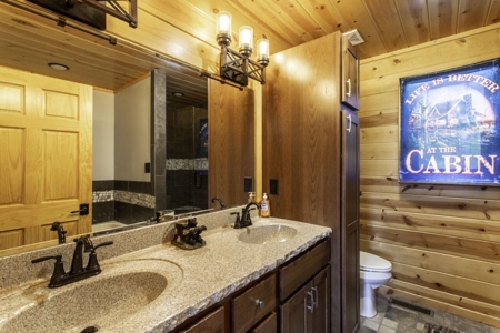 Log Home For Sale in Pocahontas, Arkansas - image 9