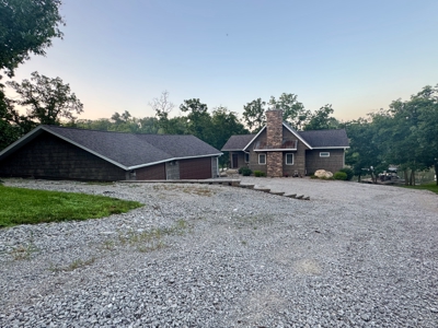 Lake Thunderhead Waterfront Home For Sale - image 1