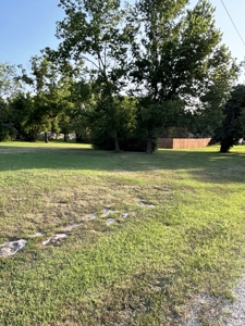 6 bedroom, 5 Bath home on corner lot for Sale In Humboldt, Kansas - image 47