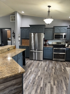 6 bedroom, 5 Bath home on corner lot for Sale In Humboldt, Kansas - image 5