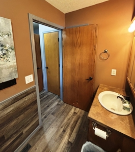 6 bedroom, 5 Bath home on corner lot for Sale In Humboldt, Kansas - image 18