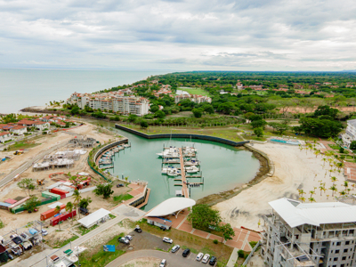 Elegant 3-Bedroom Apartment with Lake View in Buenaventura, Cocle - image 4