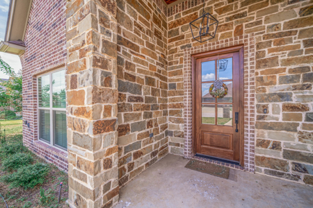 Luxury Home in Hallsville, TX for Sale - image 2