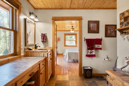Country Home with Acreage in Western Montana - image 12