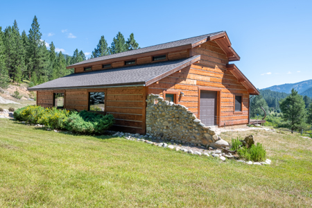 Country Home with Acreage in Western Montana - image 2