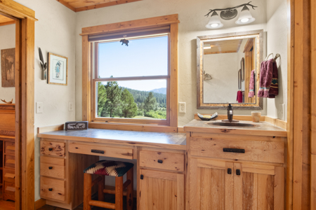 Country Home with Acreage in Western Montana - image 13