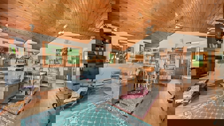 Scenic Point Bluff-Top Retreat with Mississippi River Views - image 10