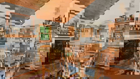 Scenic Point Bluff-Top Retreat with Mississippi River Views - image 9