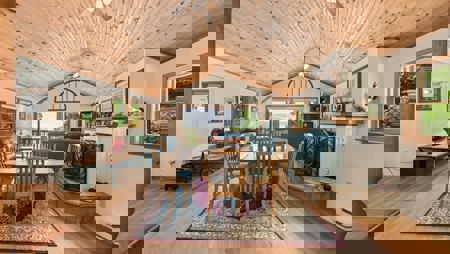 Scenic Point Bluff-Top Retreat with Mississippi River Views - image 13